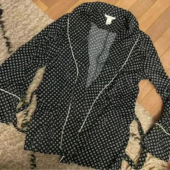 H&M satin-like print wrap top - Picture 1 of 5